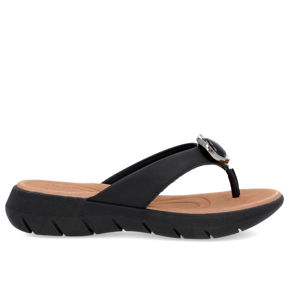 Chinelo Plataforma Couro Napa Preto com Detalhe Decorativo Conforto