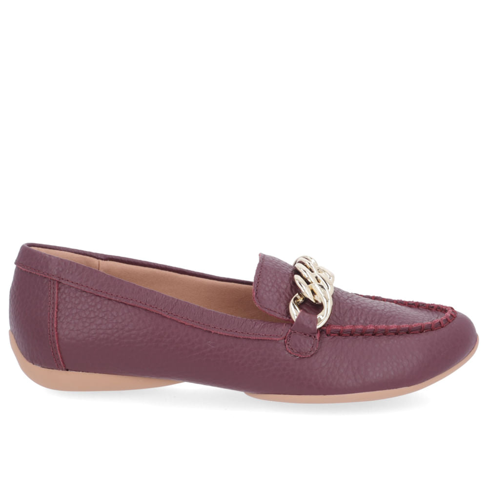 Mocassim Roxo de Couro com Enfeite de Corrente e Tecnologia Hidratante