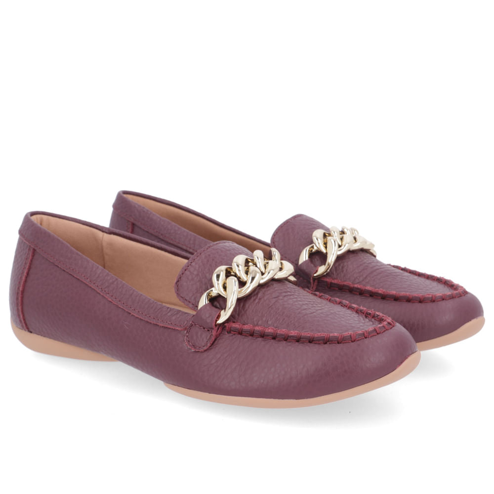 Mocassim Roxo de Couro com Enfeite de Corrente e Tecnologia Hidratante