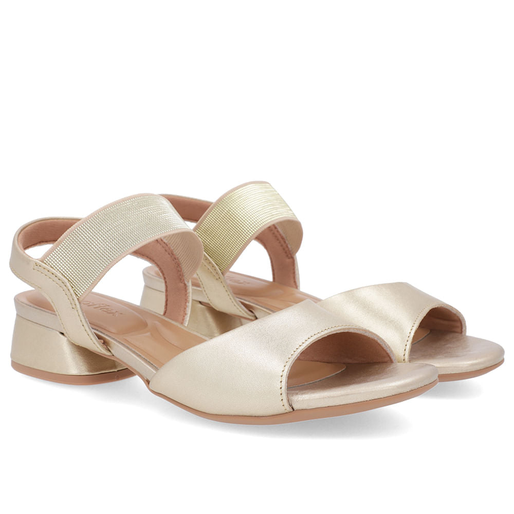 Sandália Básica em Couro Soft Ouro Light com Detalhe Elástico