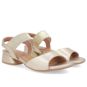 Sandália Básica em Couro Soft Ouro Light com Detalhe Elástico