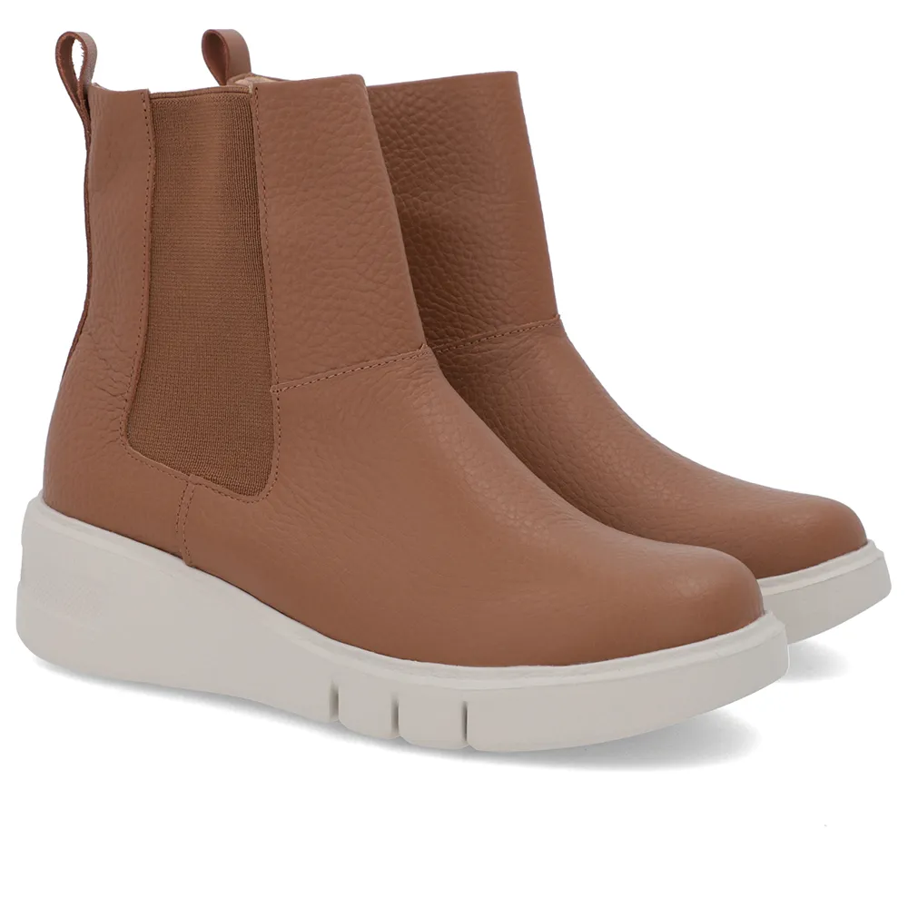 Bota Coturno de Couro Marrom com Elástico Lateral Confortável e Resistente