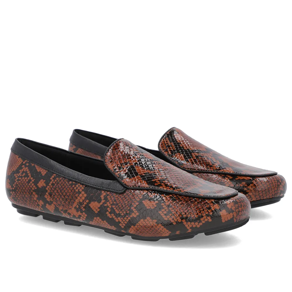 Loafer Feminino Estampa Animal Conforto Bico Redondo Elegante